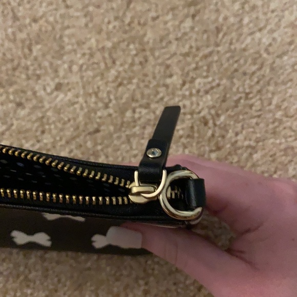 Kate Spade wristlet - Picture 5 of 5